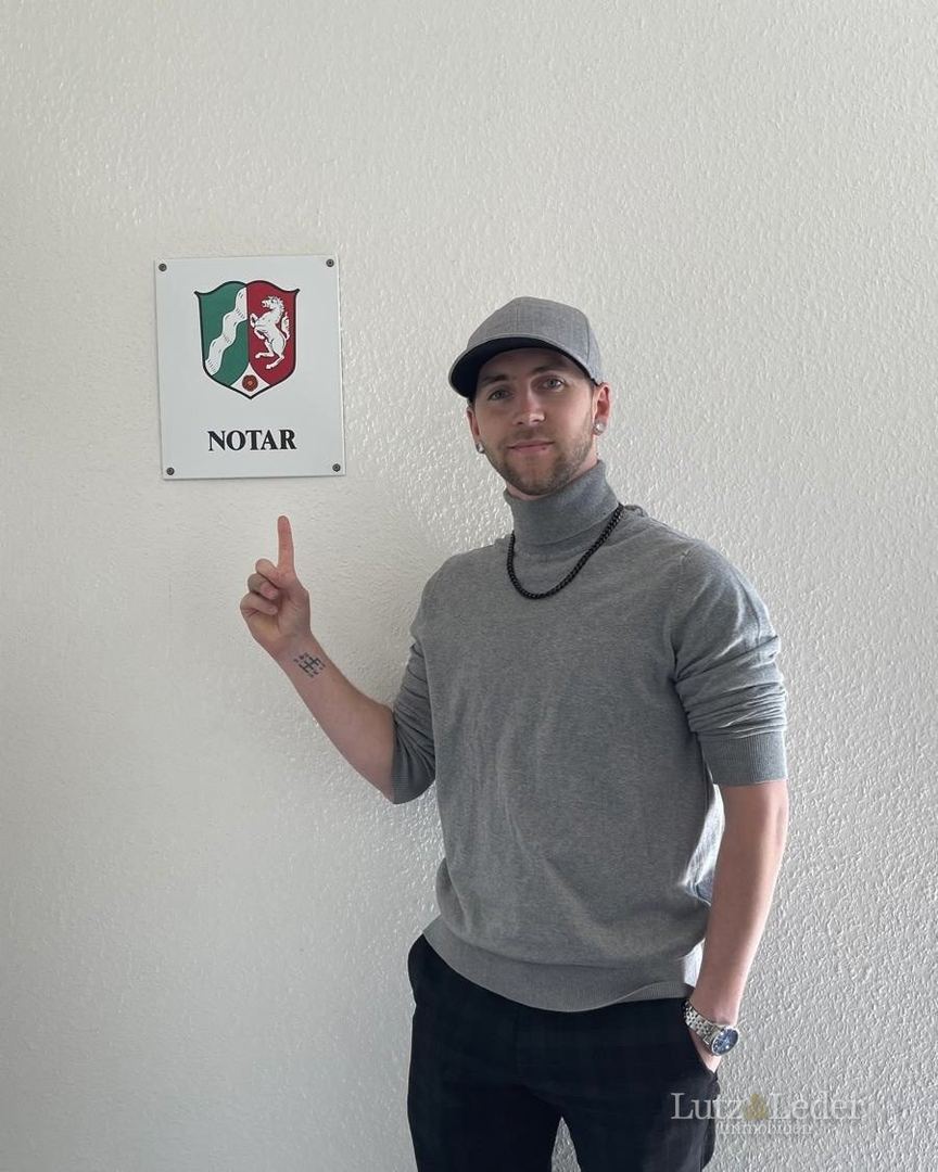 Anleger von Lutz & Leder direkt nach dem Notartermin