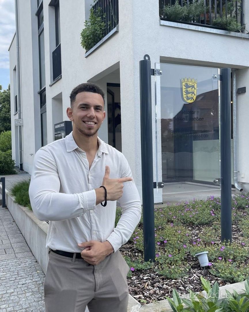 Anleger von Lutz & Leder direkt nach dem Notartermin